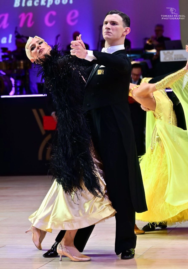 Uśmiechnięty mężczyzna